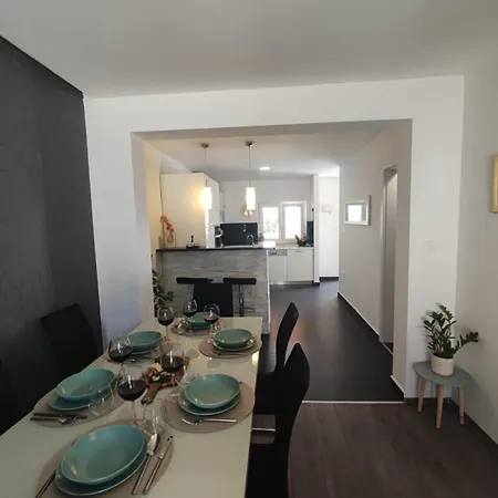 Apartman Petra Апартаменты Mocici
