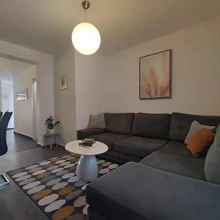 Апартаменты Apartman Petra *